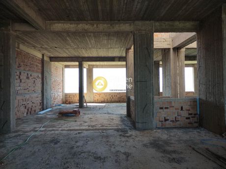 Store 450sqm for rent-Gouves » Elia
