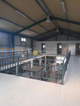 Business bulding 550sqm for rent-Gazi » Paralia Fodele