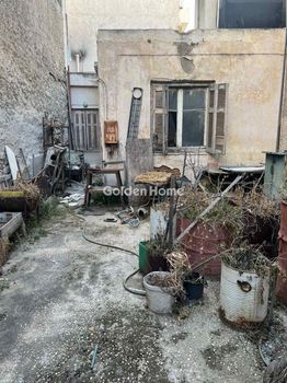 Land plot 140sqm for sale-Dafni » Agia Varvara Dafnis