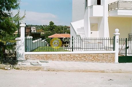 Διαμέρισμα 184τ.μ. για πώληση-Μαλεσίνα » Θεολόγος