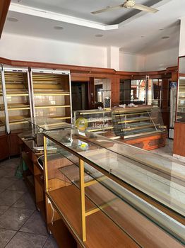 Store 130sqm for rent-Nikaia » Mitropoli