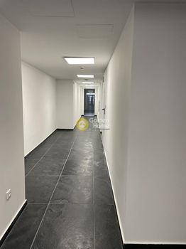 Business bulding 5.460sqm for sale-Moschato » Center