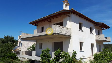 Μεζονέτα 306 τ.μ. για πώληση