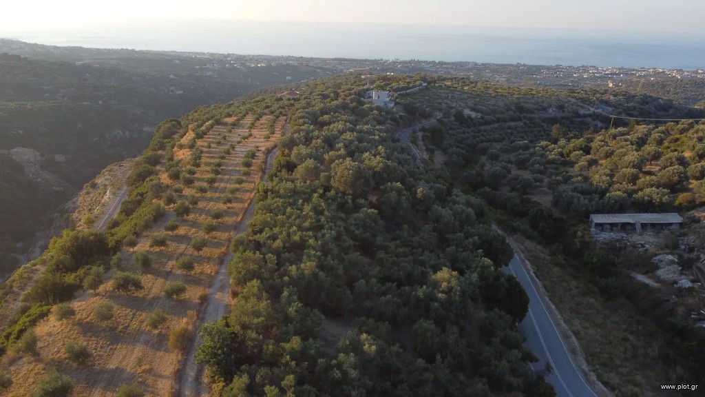 Οικόπεδο 4.000 τ.μ. πρός πώληση, Ν. Ρεθύμνου, Ρέθυμνο