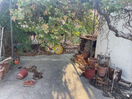 Land plot 201sqm for sale-Nikaia » Agios Ioannis Chrisostomos