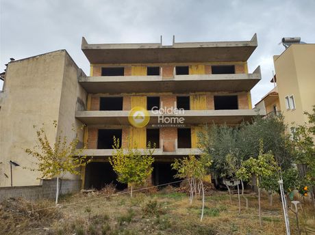 Building 736 sqm for sale