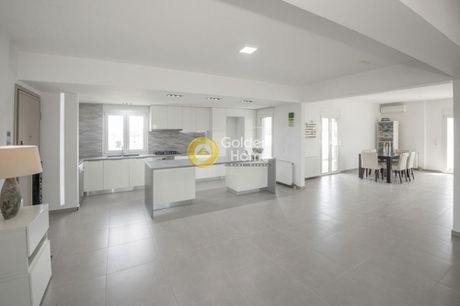 Διαμέρισμα 182τ.μ. για πώληση-Καλύβια θορικού » Κέντρο
