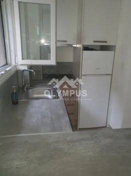 Studio 30sqm for rent-Papafi