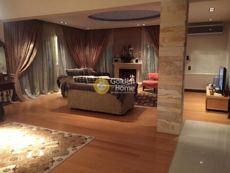 Building 674 sqm for sale