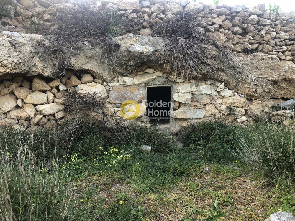 Αγροτεμάχια 8.350 τ.μ. προς πώληση, Ιστέρνι
