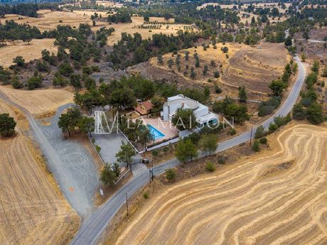 Detached home 452sqm for sale-