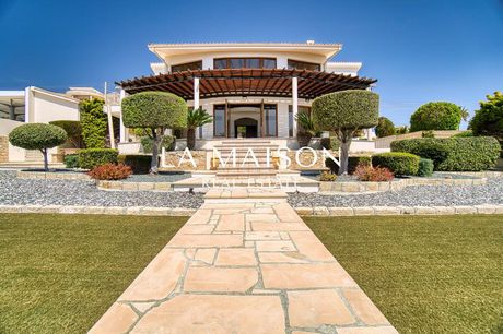 Villa 260sqm for sale-