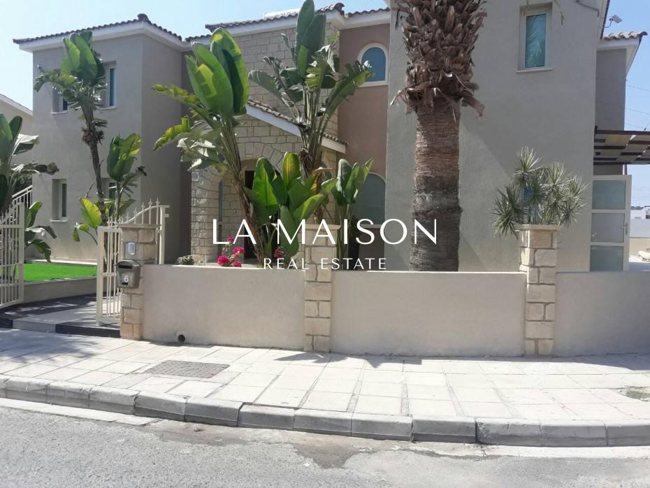 Villa 370 sqm for sale, Paphos