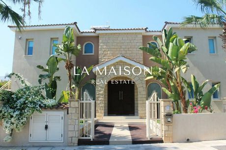 Villa 370sqm for sale-