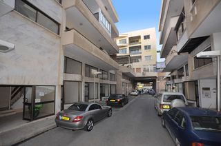Κατάστημα 84 τ.μ. για πώληση, Λάρνακα, Λάρνακα - Κέντρο-thumb-2