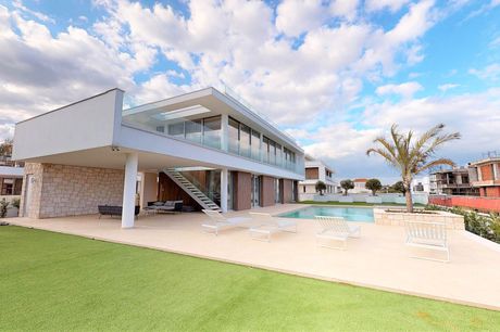 Detached home 485sqm for sale-Perivolia Larnacas