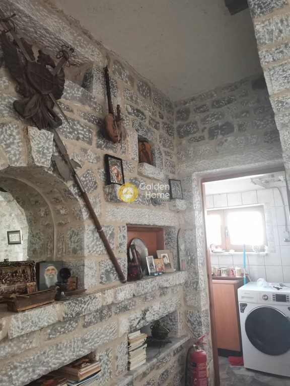 Κτίριο 219 τ.μ. προς πώληση, Φλομοχώρι