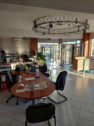 Business bulding 1.300 sqm for sale, Athens - South, Vari - Varkiza