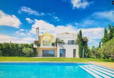 Detached home 420 sqm for sale