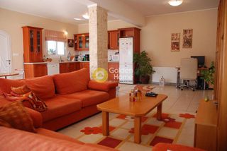 Συγκρότημα διαμερισμάτων 350 τ.μ. για πώληση