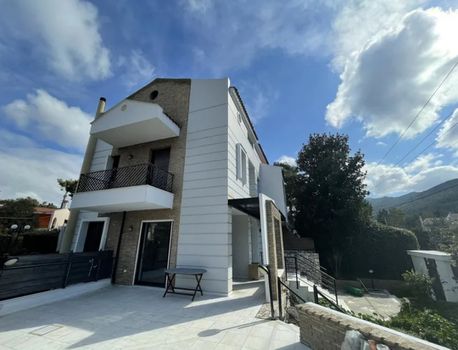 Μεζονέτα 335 τ.μ. για πώληση