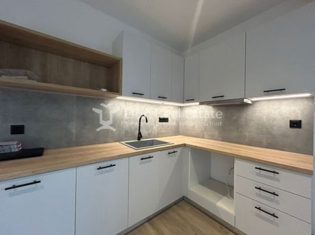 Apartment 50sqm for rent-Piraeus - Center