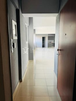 Office 230sqm for rent-Koropi » Center