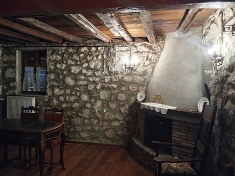 Hotel 150sqm for sale-Tithorea » Center