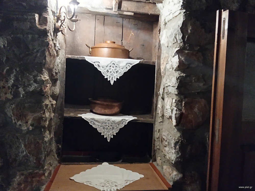 Ξενοδοχείο 150 τ.μ. πρός πώληση, Φθιώτιδας, Τιθορέα
