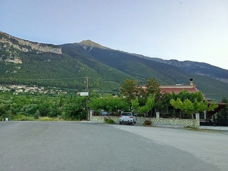 Land plot 610sqm for sale-Tithorea » Center