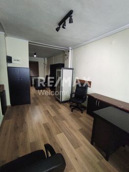 Office 51sqm for rent-Center