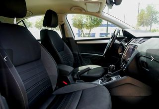 Skoda Octavia 2020 1.0cc AUTOMATIC-thumb-4