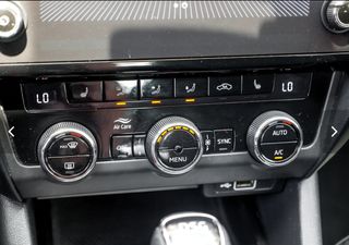 Skoda Octavia 2020 1.0cc AUTOMATIC-thumb-29