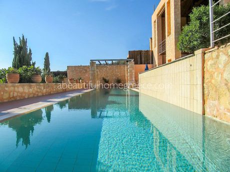 Hotel 1.300sqm for sale-Vamos