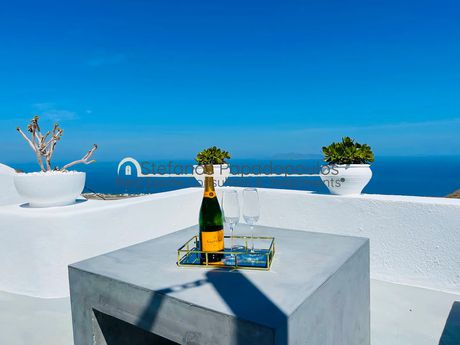 Apartment complex 70sqm for rent-Santorini