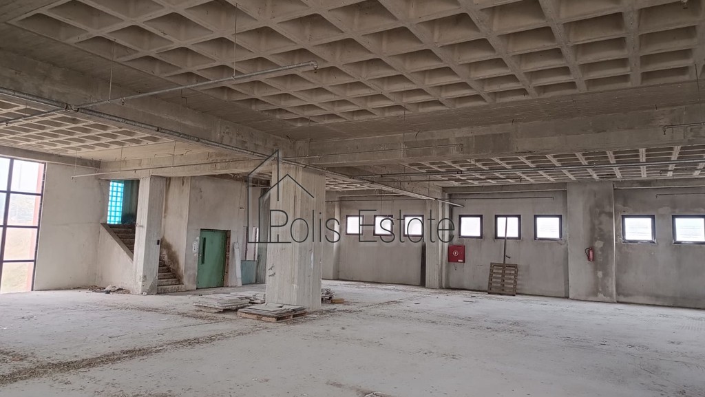 Επιχειρηματικό κτίριο 950 τ.μ. προς ενοικίαση, Μπιζάνιο