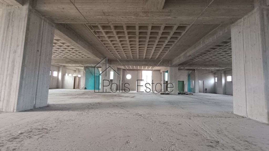 Επιχειρηματικό κτίριο 950 τ.μ. προς ενοικίαση, Μπιζάνιο