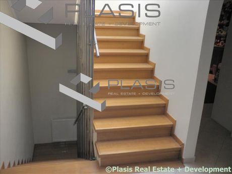 Μεζονέτα 310τ.μ. για πώληση-Καλύβια θορικού