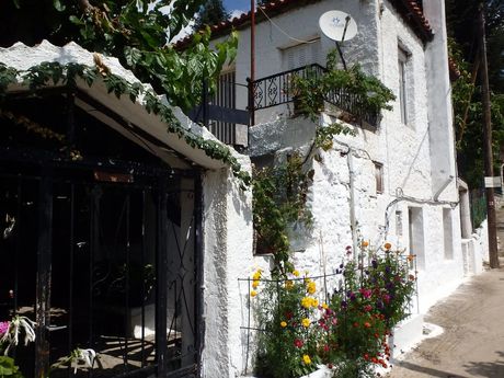 Detached home 104sqm for sale-Livadeia » Center