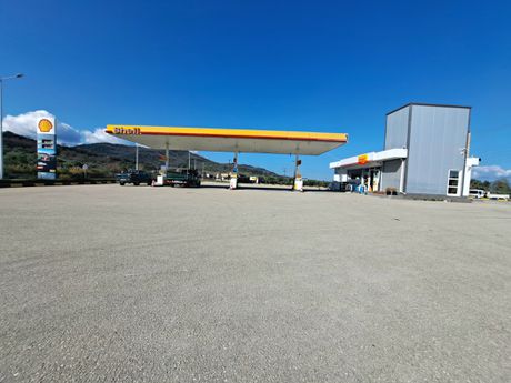 Business bulding 18.500sqm for sale-Kamena Vourla » Kainourgio