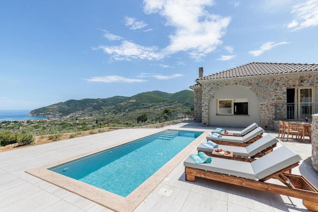 Συγκρότημα διαμερισμάτων 160 τ.μ. για πώληση, Σποράδες, Σκόπελος