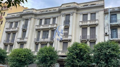 Επιχειρηματικό κτίριο 4.300τ.μ. για πώληση-Λαδάδικα