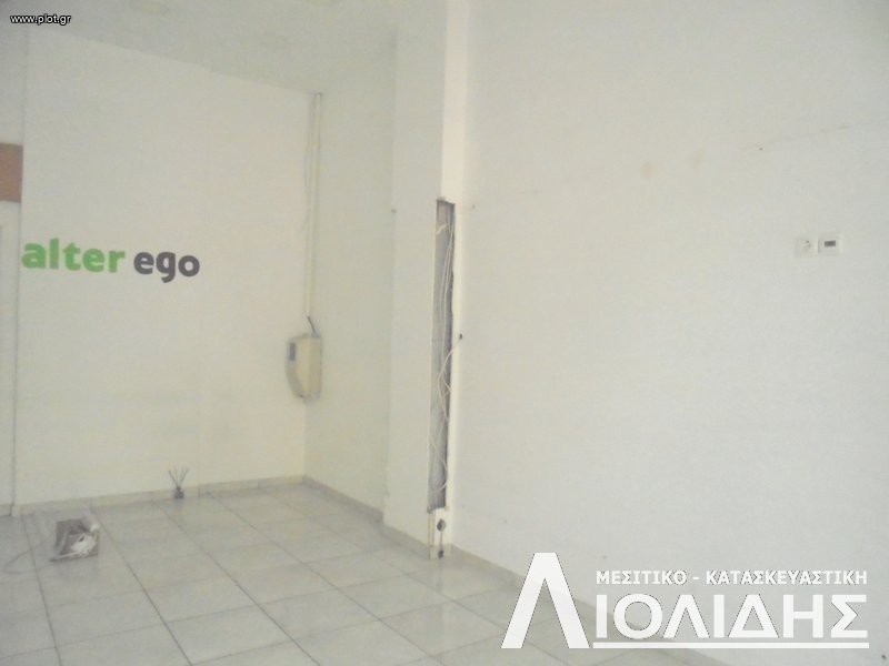 Κατάστημα 28 τ.μ. προς ενοικίαση, Χαριλάου