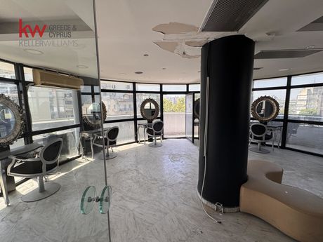 Office 90 sqm for rent