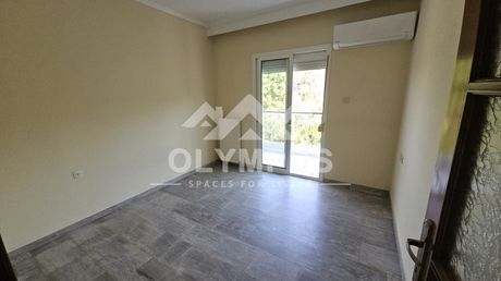 Studio 40sqm for rent-Triandria