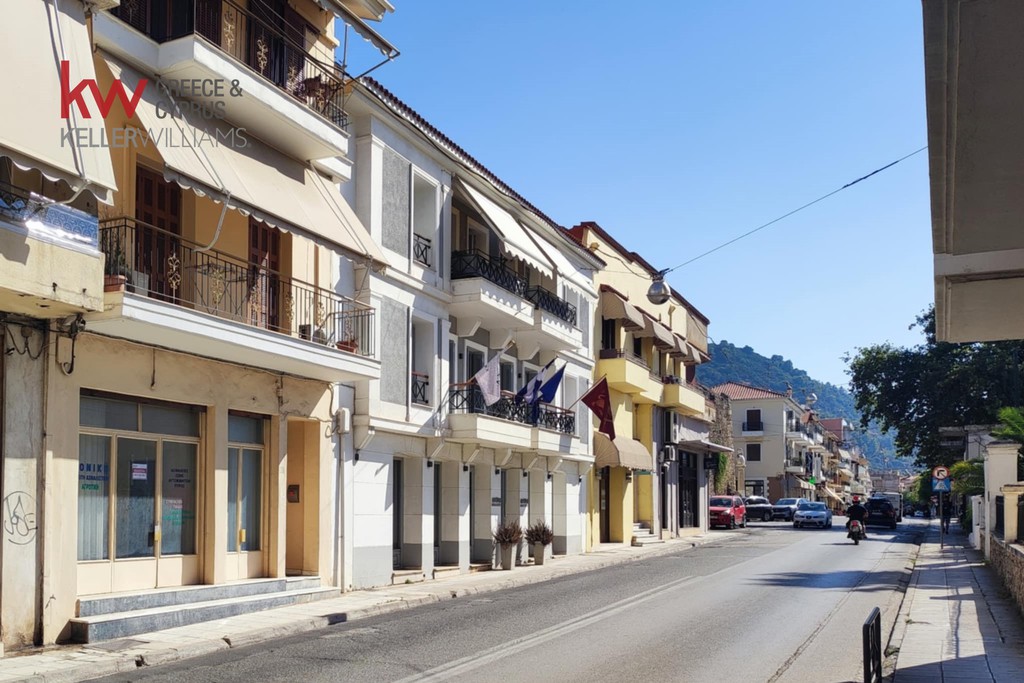 Κατάστημα 98 τ.μ. πρός πώληση, Αιτωλοακαρνανία, Ναύπακτος