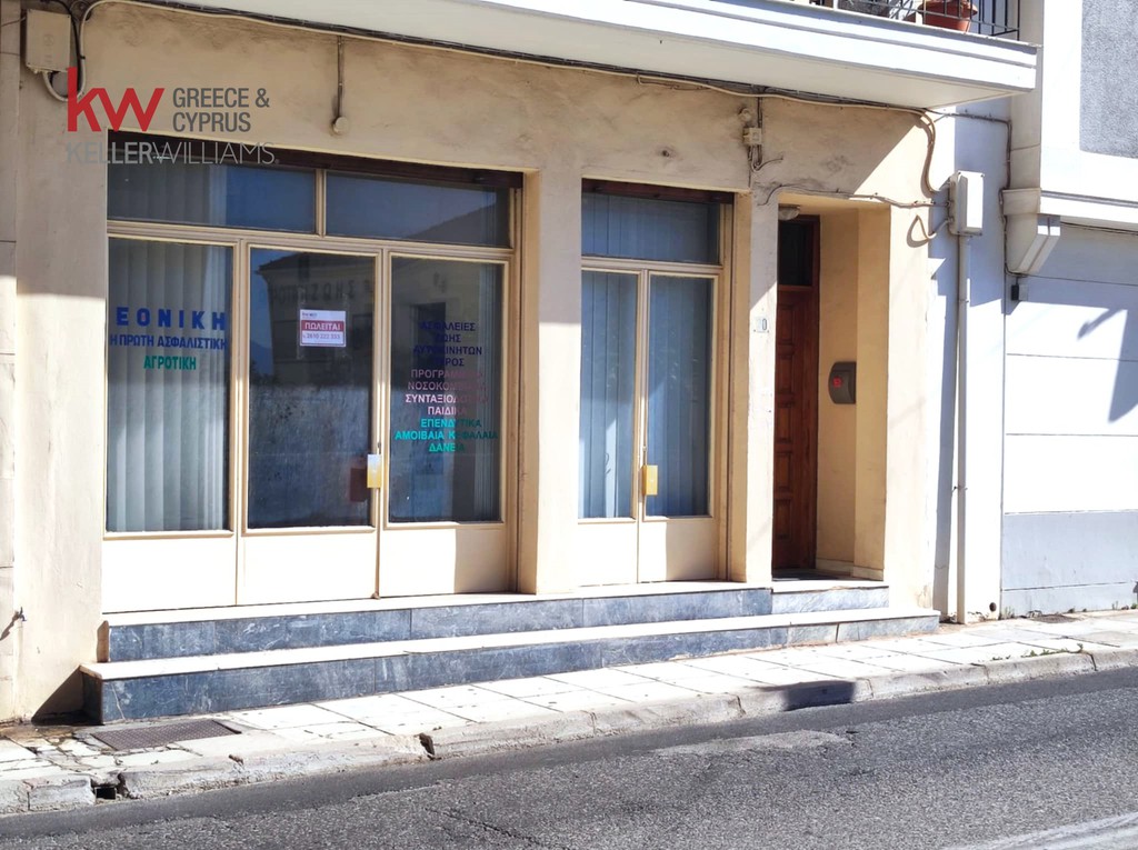Κατάστημα 98 τ.μ. πρός πώληση, Αιτωλοακαρνανία, Ναύπακτος