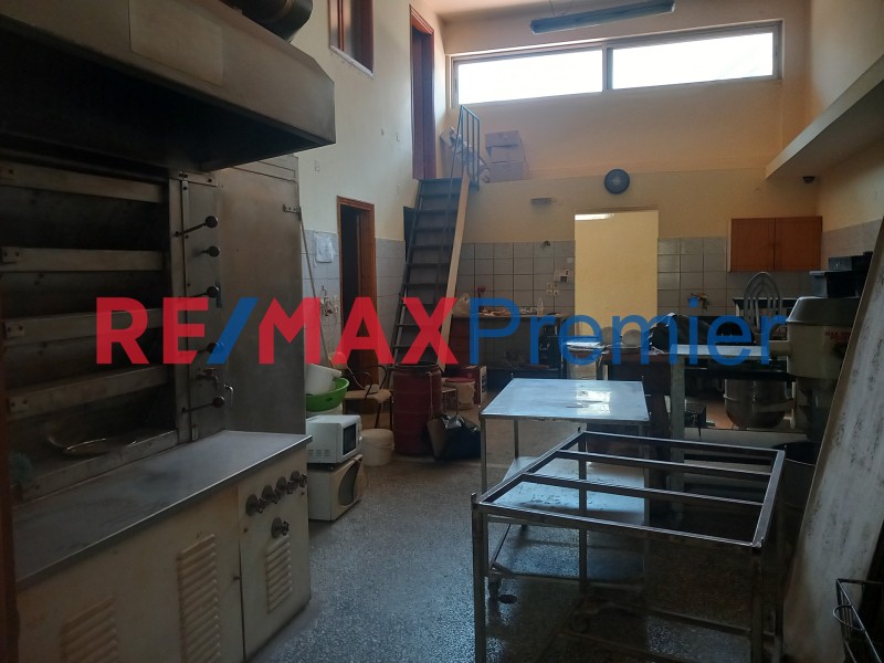 Κατάστημα 115 τ.μ. πρός πώληση, Ν. Ιωαννίνων, Ανατολή