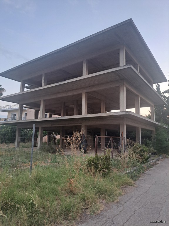Κτίριο 495 τ.μ. προς πώληση, Λιβανάτες