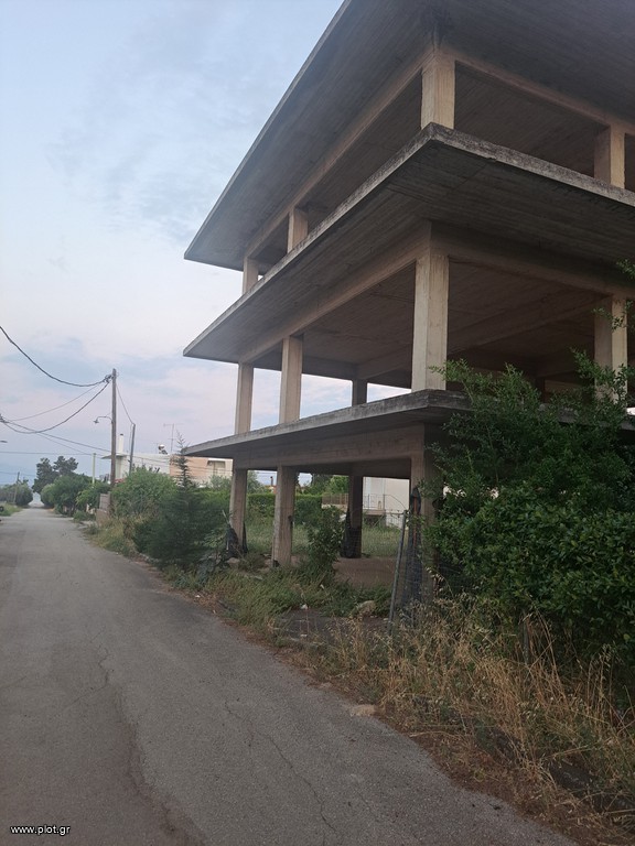 Κτίριο 495 τ.μ. προς πώληση, Λιβανάτες